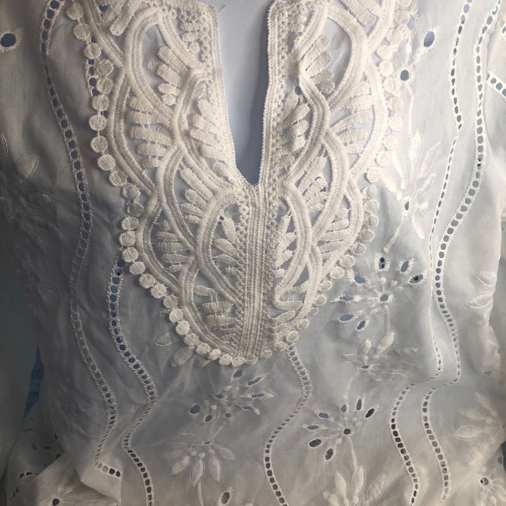 Source Unknown White Floral Eyelet Embroidered Tu… - image 2